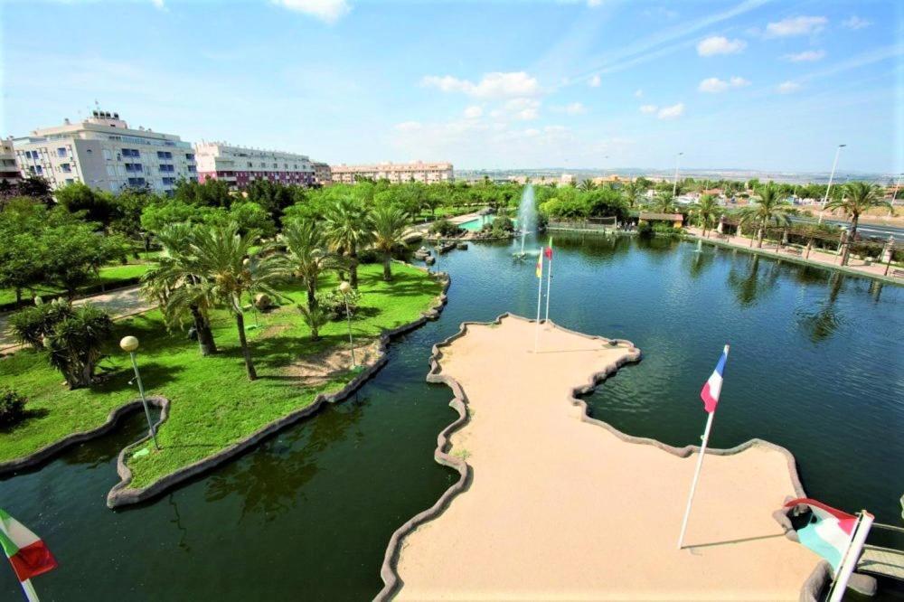 Apartment With Pool, Sea Views & Balcony Less Than 10Min Walk To La Mata Beach! Torrevieja Eksteriør billede