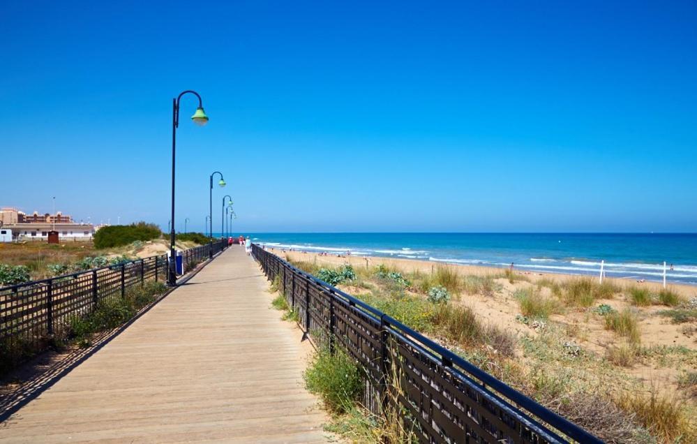 Apartment With Pool, Sea Views & Balcony Less Than 10Min Walk To La Mata Beach! Torrevieja Eksteriør billede